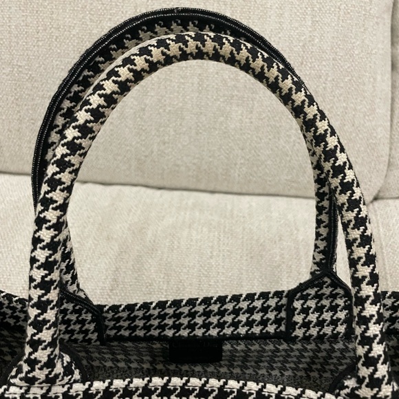 Dior small book tote - Picture 9 of 11